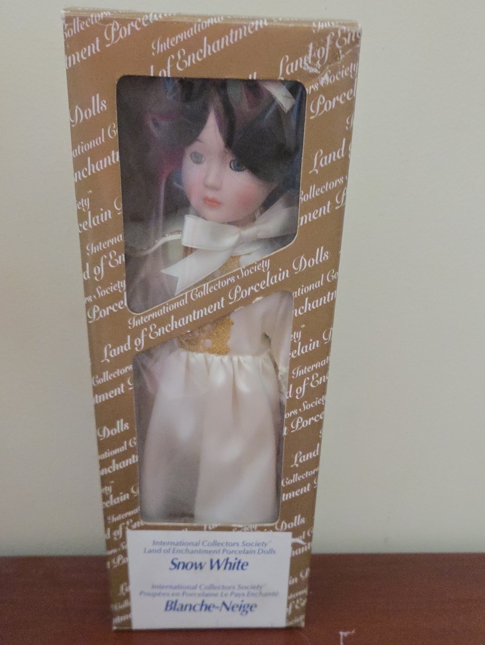Vintage 1989 Snow White Porcelain Doll